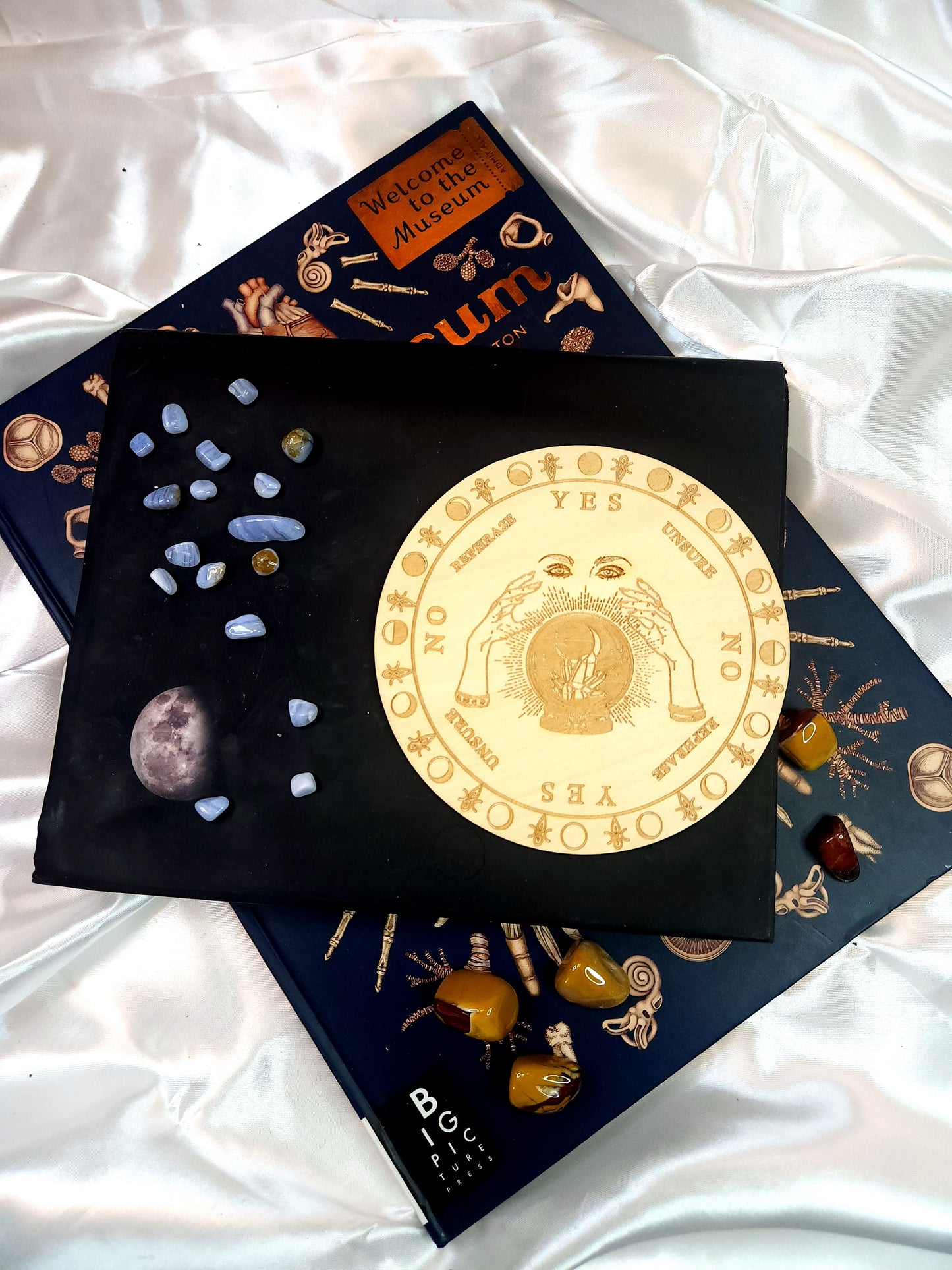 Divination Pendulum Board